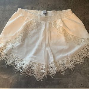 Tobi lace shorts